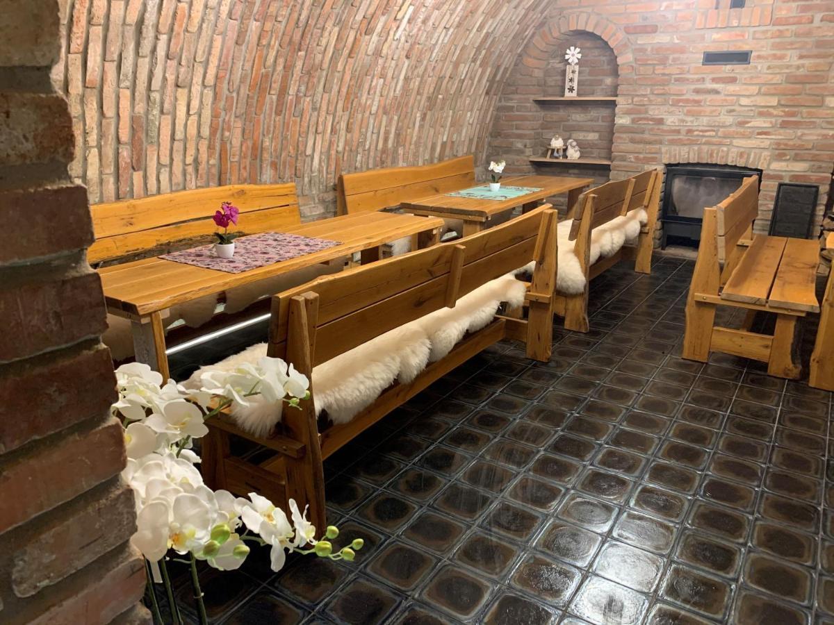 Ubytovani U Lisaka Foxe Villa Bulhary Luaran gambar