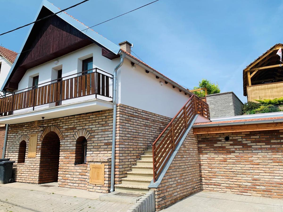 Ubytovani U Lisaka Foxe Villa Bulhary Luaran gambar
